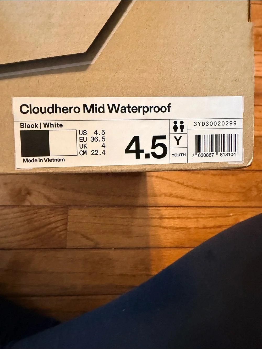 On Running Youth 4.5 Cloudhero mid waterproof Trail Shoes in Black and White